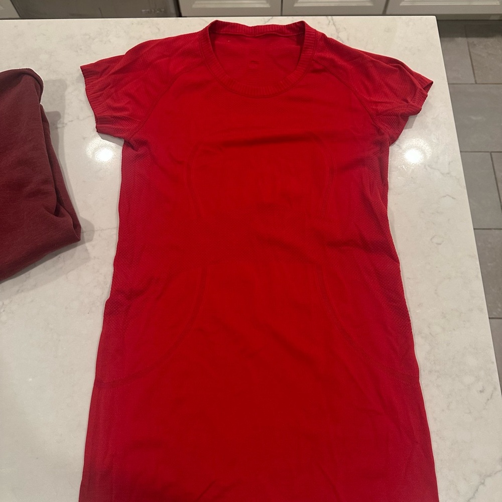 lululemon Red Short Sleeve Swiftly Tee